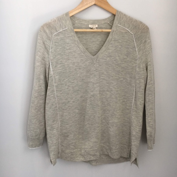 J. Crew Sweaters - J.Crew Women's V-neck Sweater, Gray, Size XS
